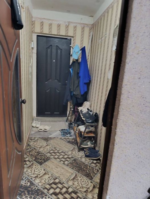 Чирчик 4 м/р 2х сотилади Нархи 25.000$ Бош толов ва паспорт бр Ипотека