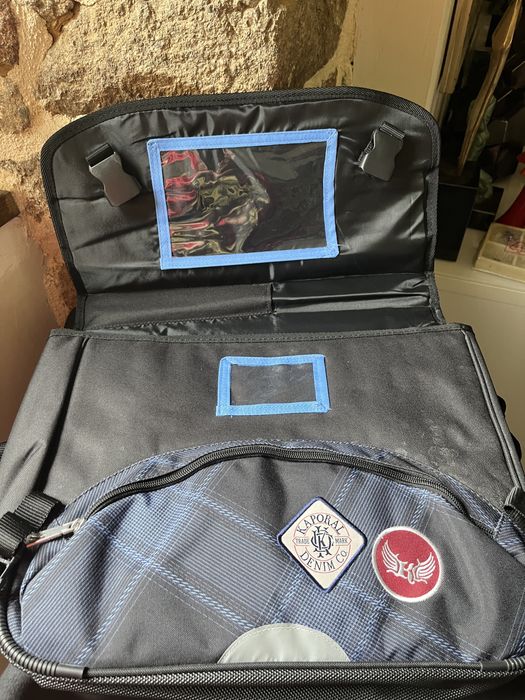 Ученическа чанта за гръб на фирмата Kaporal нова с етикет