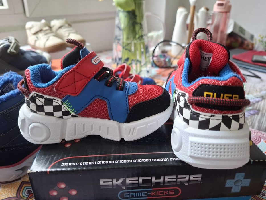 Skechers обувки за момче , размер 21