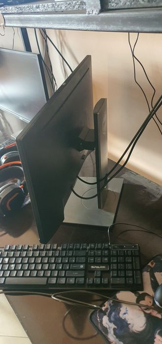 24 tali geyming manitor 75Hz