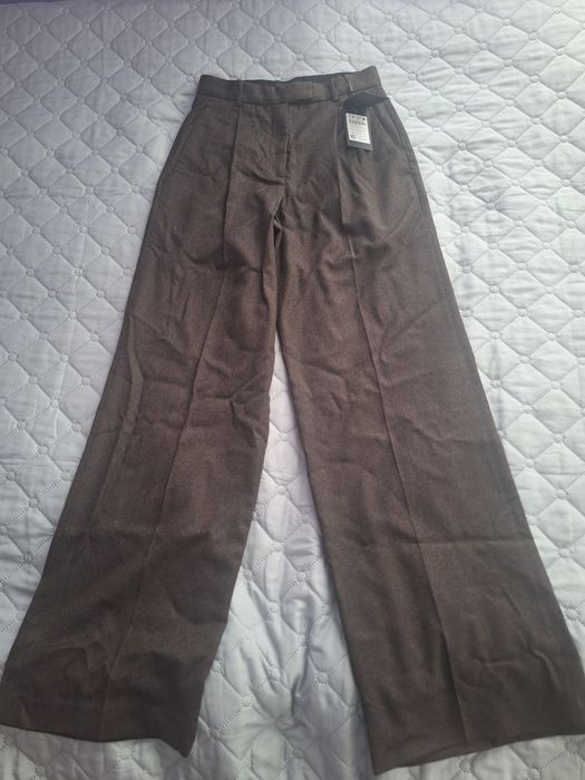 Вълнен панталон на Massimo Dutti