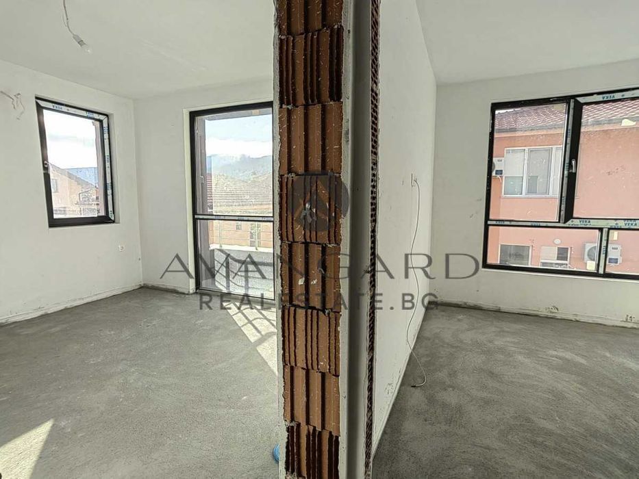 Продава се Тристаен апартамент в с. Белащица, Област Пловдив - 102 кв.м за 1500 €/кв.м - Снимка #9