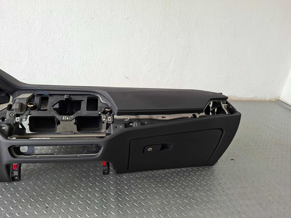 НОВО Оригинално Табло BMW G20 G21 G22 G23 G26 G42 G80 M3 M4 Черно Син Шев без HUD
