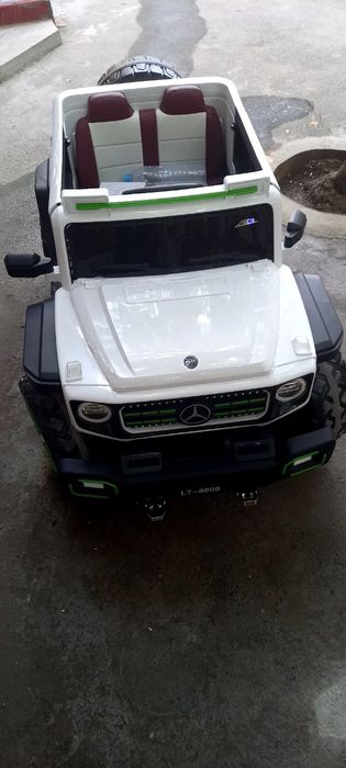 Детский электромобиль