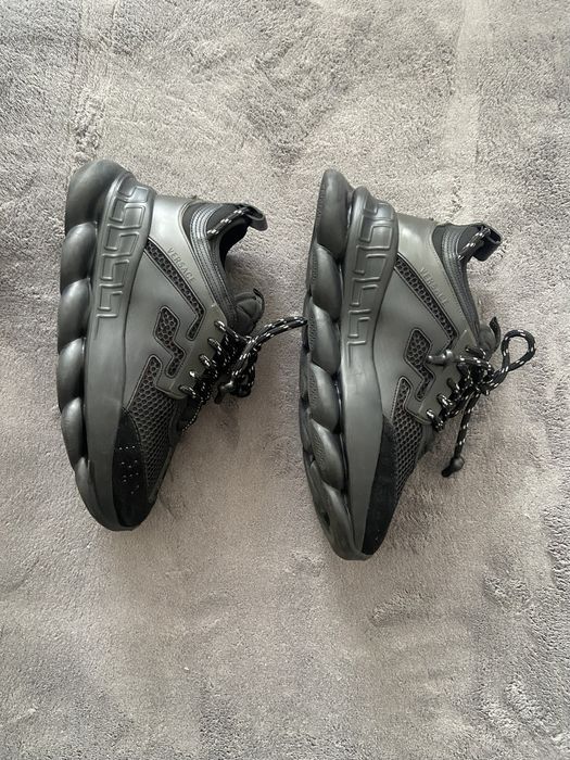 Versace chain reaction