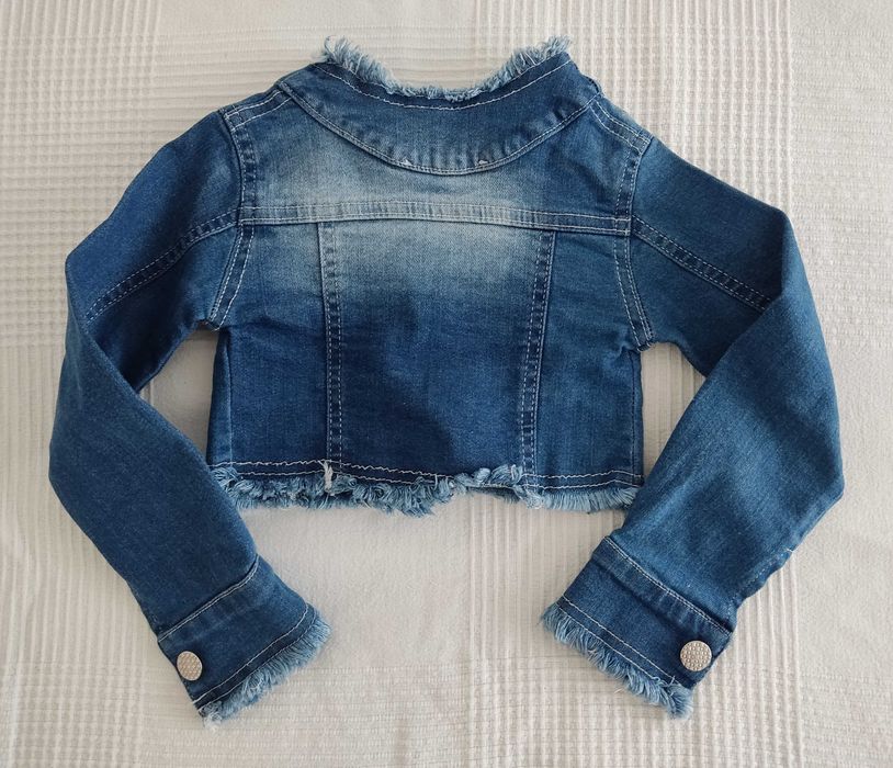 Късо дънково яке за момиче