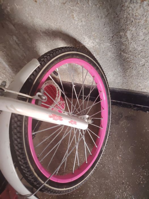 Bicicleta de fete roz