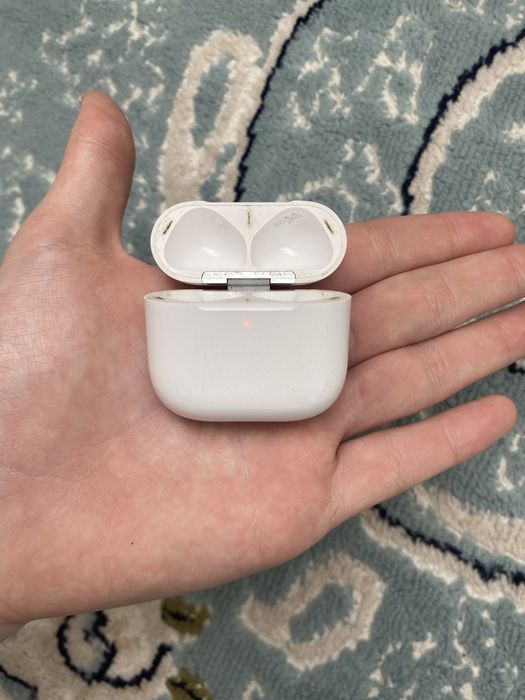 Продам кейс от airpods 4