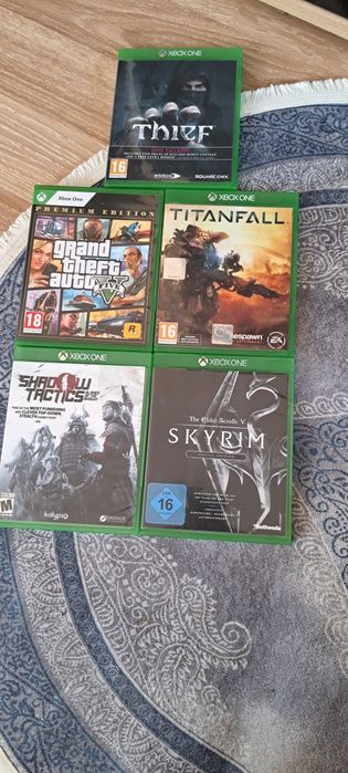 Xbox One S + Нов контролер, слушалки и 5 игри (Пълен комплект)