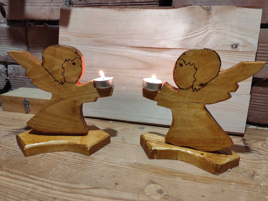 Коледни свещници