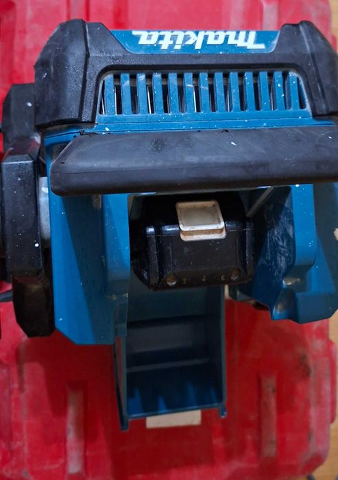 Makita DML 811 прожектор