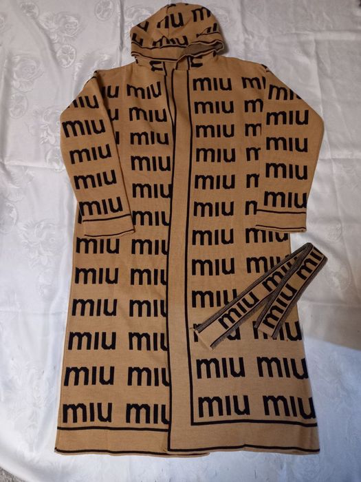 Cardigane dama noi , trimit cu verificare colet cu dpd dați mesaj