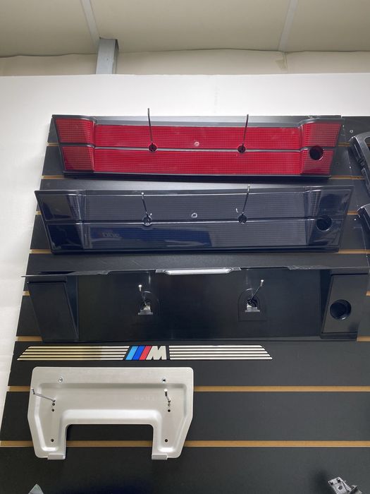Бленда отражатель номера BMW E34