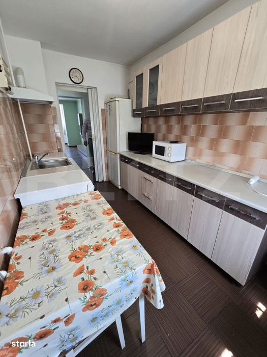 Apartament cu 3 camere, 70 mp, zona Reghin