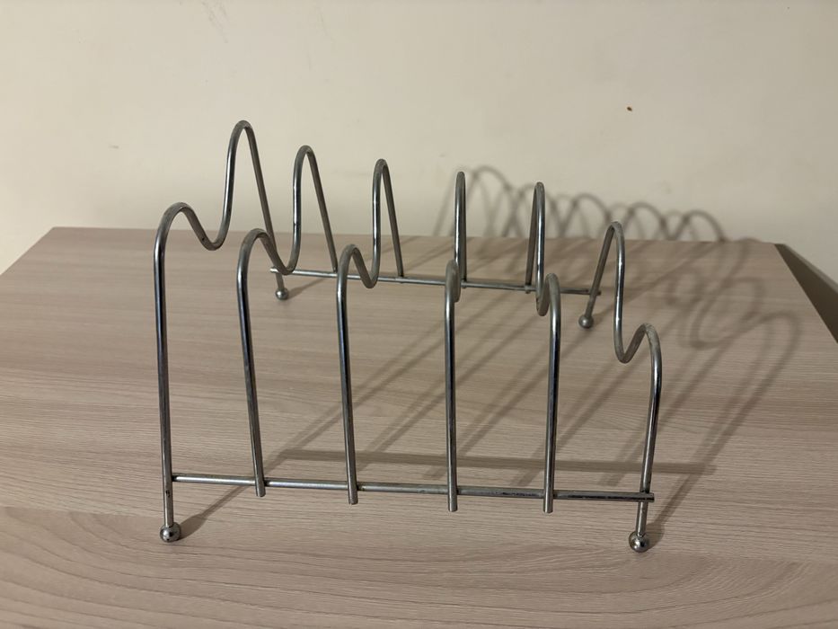 Подставка для тарелок.