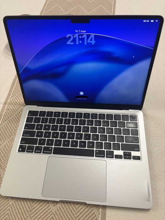 Macbook Air m2 8/256  Аккумулятор 90%