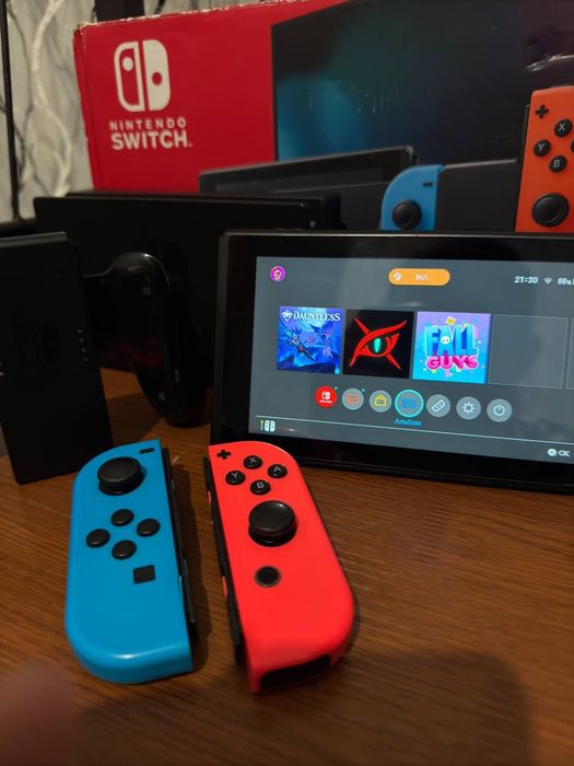 Игровая приставка Нинтендо Свитч