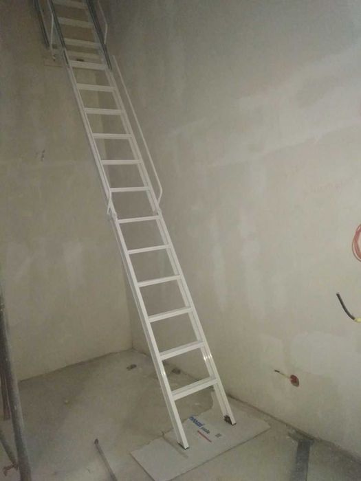 Чердачная техническая металл лестница с гарантией 7 лет для вентиляции