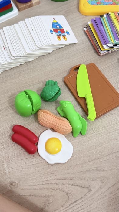 Продам развивающие игрушки.