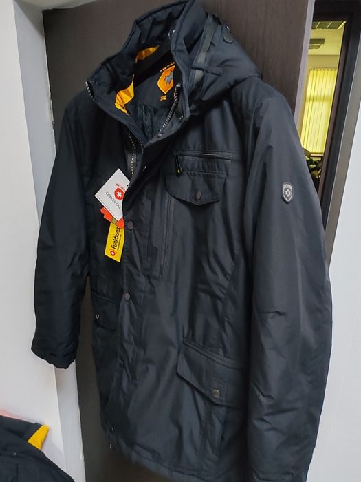 Geaca neagra Welnestain