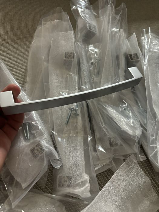 13 броя чисто нови дръжки за кухня