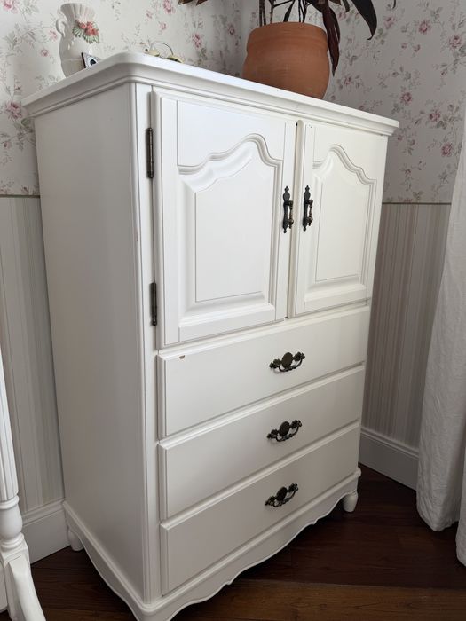 Спальный гарнитур для девочки