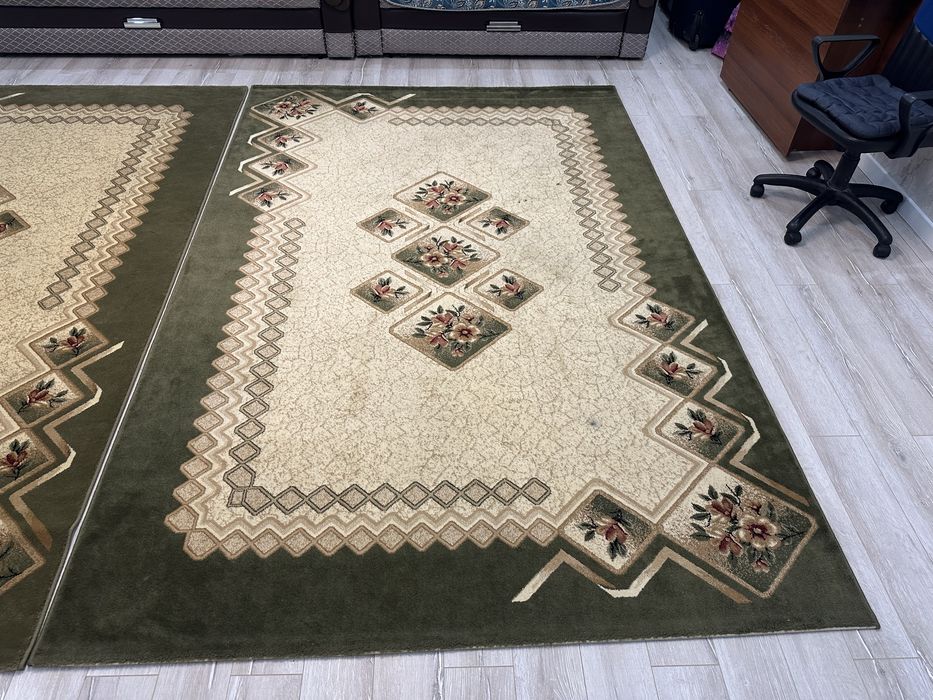 Ковер:2шт Почти новый