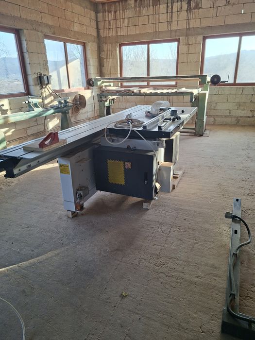 Circular profesional cu incizor si masina de aplicat cant