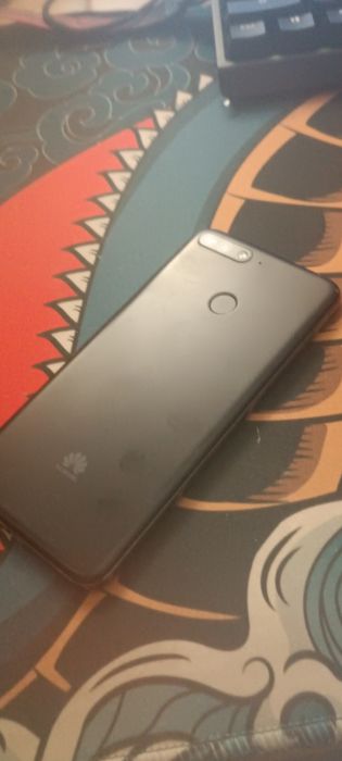 Huawei телефон старенький