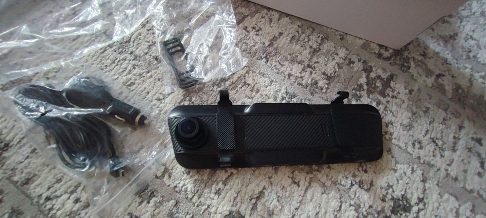 Camera de filmat in Oglinda  retrovizoare