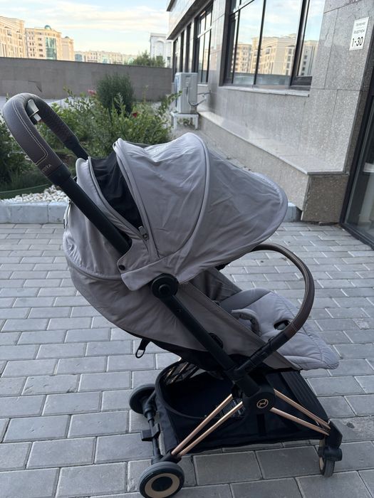 Продам  коляску Cybex Coya Mirage Grey Rosegold