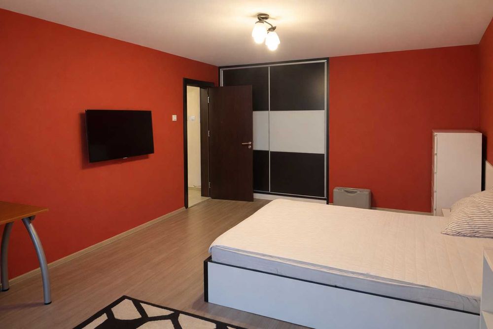 Тристаен ап. под наем в кв. Младост 1