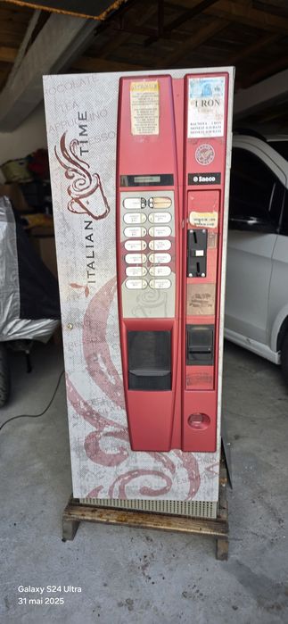 Aparat cafea Saeco stradal cu sisteme de plata incluse