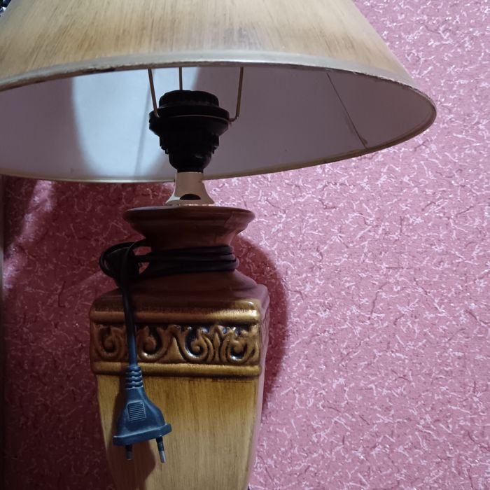 Продам настольные лампы.