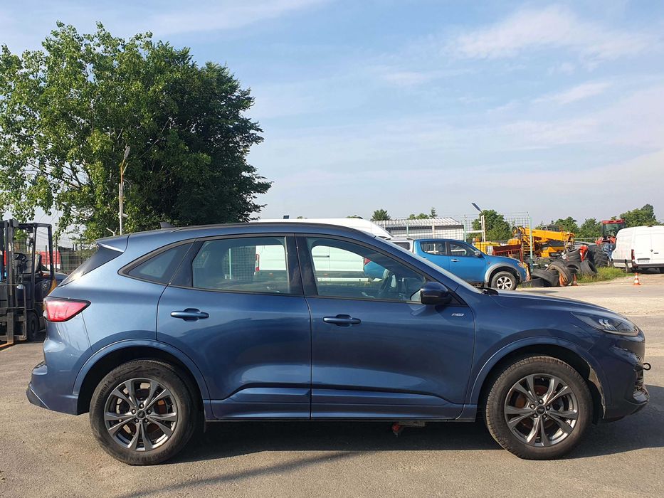 FORD Kuga 2023 — imagine 3