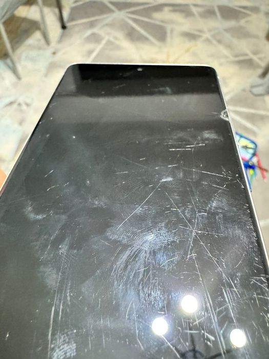 Обеняю samsung s10 lite состояние норм есть сильные сколы вмятины