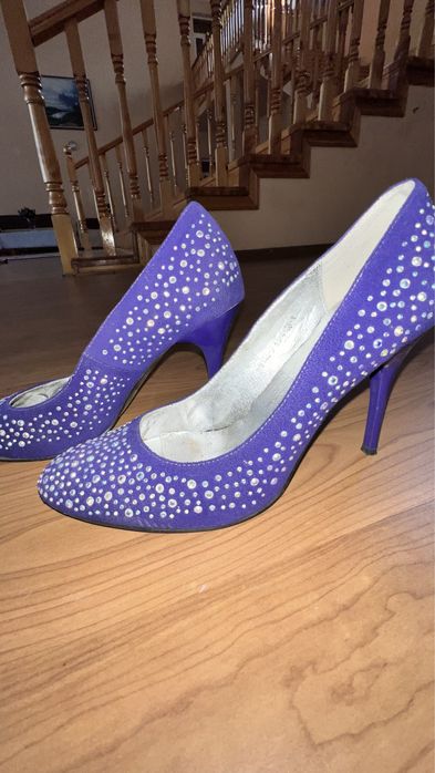 Женские туфли сверкающие