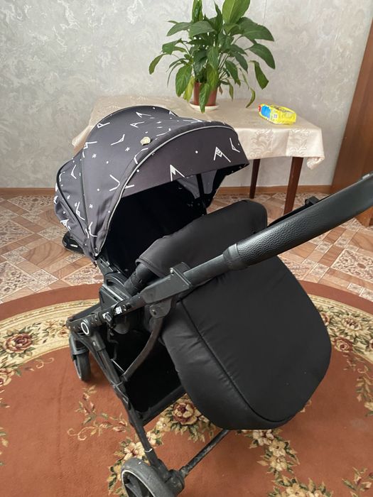 Продам коляску 10 тысяч тенге
