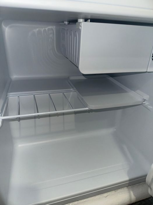 Холодильник(маленький)