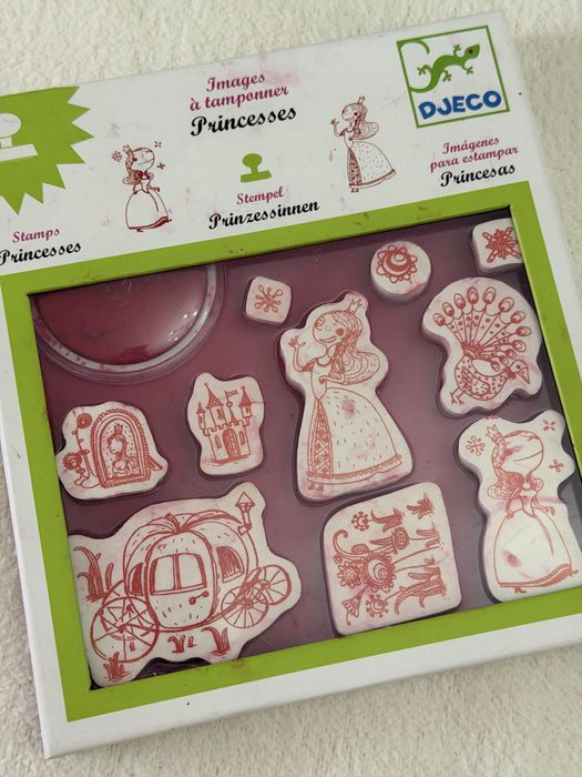 Детски печати с червено мастило