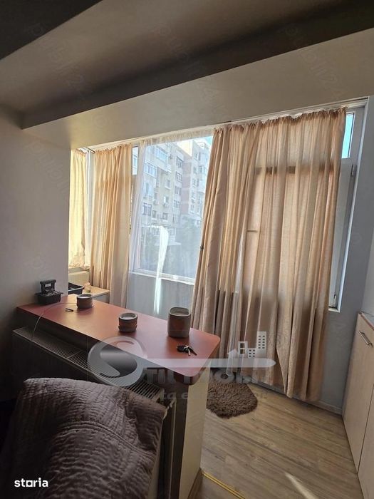 Apartament de închiriat – 44 mp, balcon, centrală proprie, bloc cu lif — fotografia 3