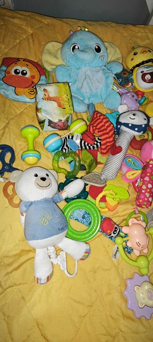 Лот бебешки играчки