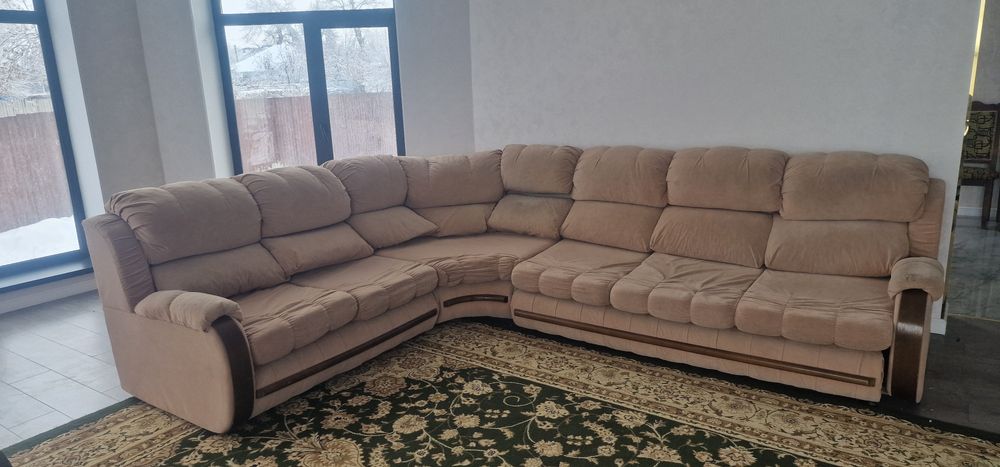 Продам диван в хорошем состоянии