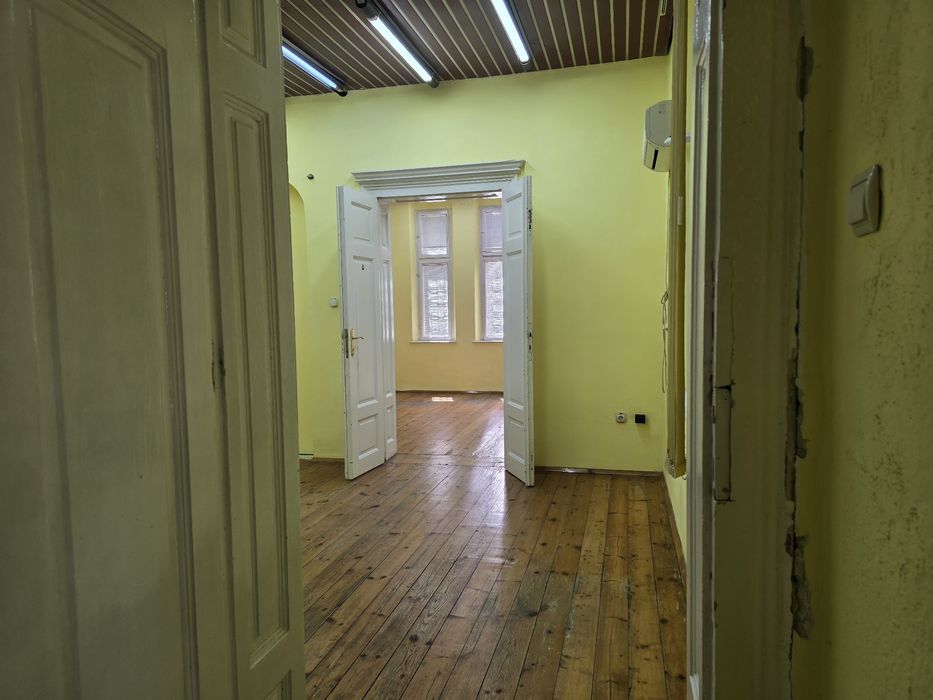 Дава се под наем Офис в Стара Загора, Център - 80 кв.м за 306 € - Снимка #2