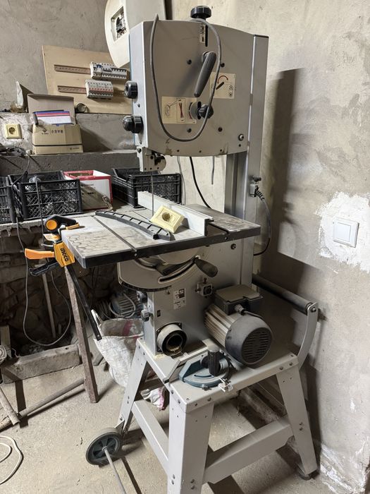 Ленточная пила Makita LB1200F