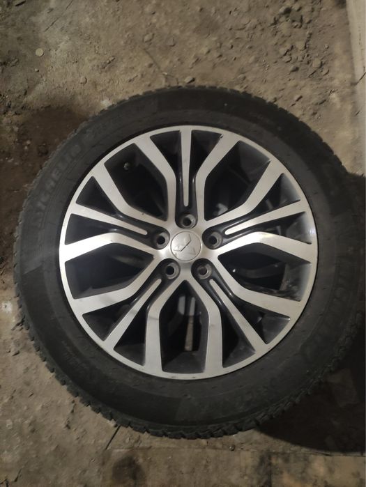 Джанти Mitsubishi с всесезонни гуми Michelin CrossClimate 2 225/55/R18