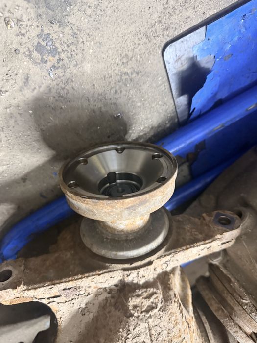 Grup diferential spate bmw e60 e61 2.0d n47 177cp automat raport 3.23