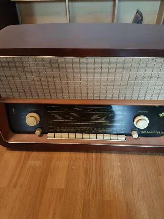 Radio vechi Oberon. Functional si in stare estetică 9.5 din 10