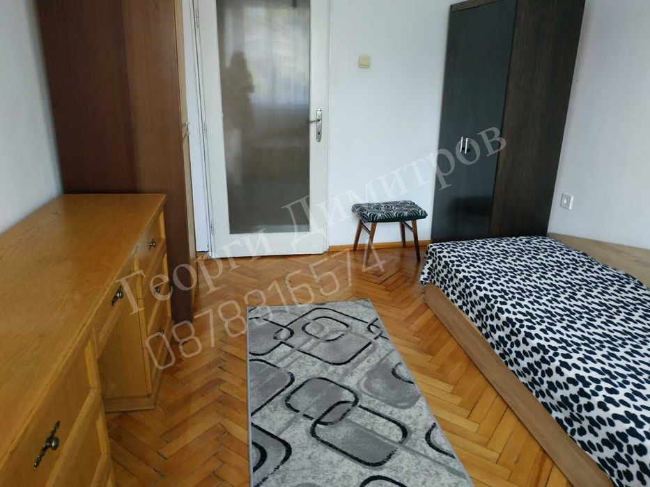 Дава се под наем Тристаен апартамент в Разград, Център - 80 кв.м за 400 € - Снимка #3