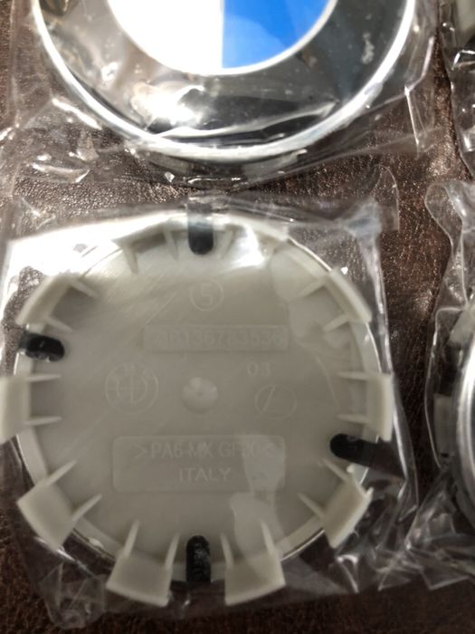 Set 4 capace roti, jante aliaj BMW Originale diametru 68 mm NOI